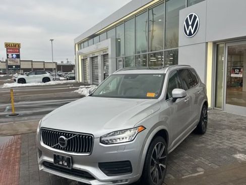 Used 2020 Volvo XC90 T6 Momentum image 11
