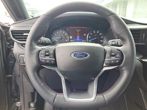 Certified 2022 Ford Explorer ST-Line w/ Class IV Trailer Tow Package image 15