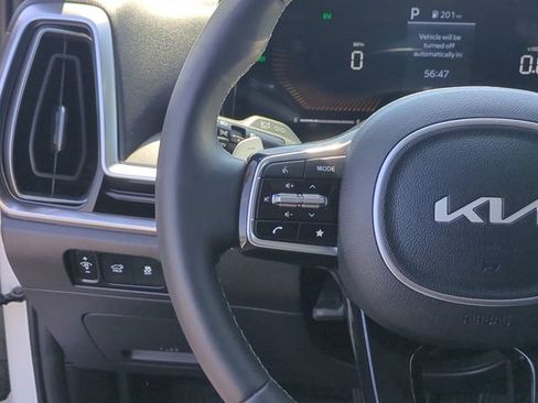 Certified 2025 Kia Sorento EX FWD image 18