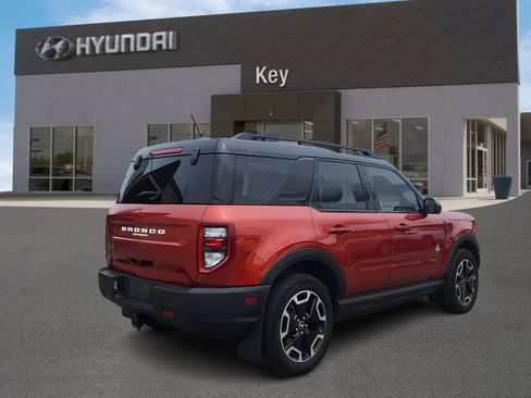 Used 2023 Ford Bronco Sport Outer Banks w/ Tech Package AWD/4WD image 4