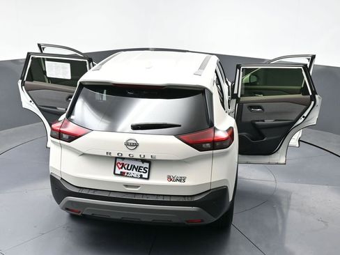 Used 2023 Nissan Rogue SV image 70