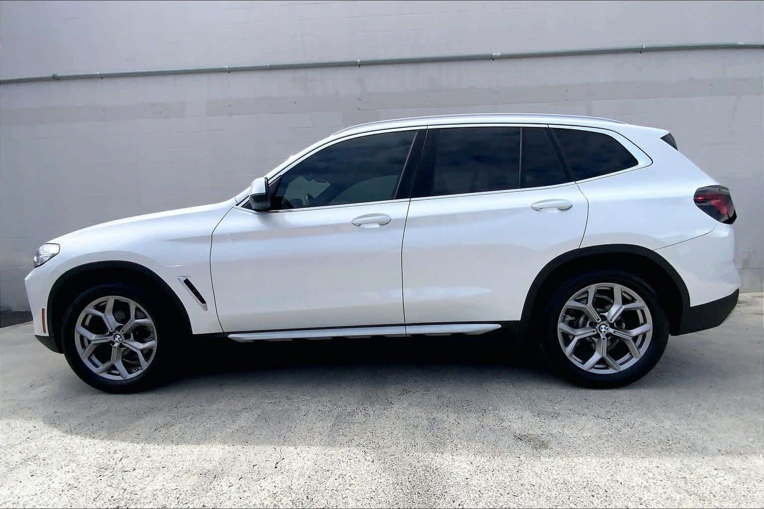 Used 2022 BMW X3 sDrive30i w/ Convenience Package RWD image 3