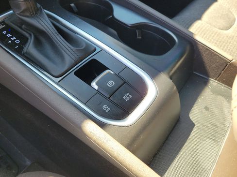 Used 2019 Hyundai Santa Fe SE image 32