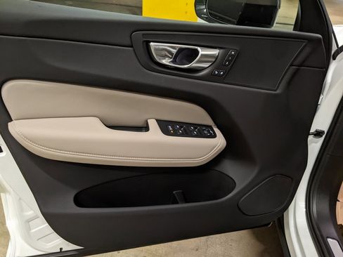 New 2026 Volvo XC60 B5 Plus w/ Climate Package image 9