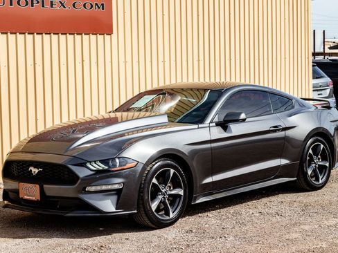 Used 2018 Ford Mustang Coupe image 8
