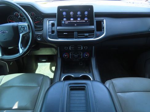 Used 2021 Chevrolet Suburban Z71 AWD/4WD image 7