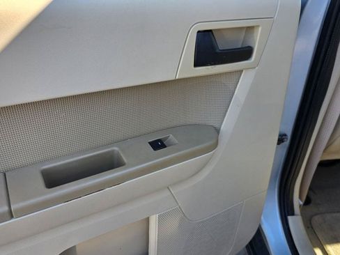 Used 2010 Ford Escape XLT FWD image 28