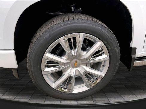 New 2026 Chevrolet Silverado 1500 High Country w/ High Country Premium Package AWD/4WD image 13