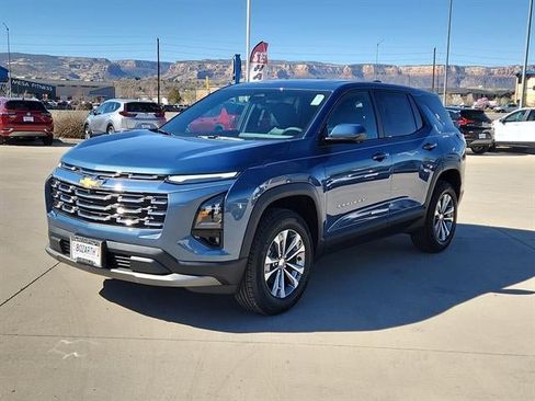New 2026 Chevrolet Equinox LT w/ Convenience Package II AWD/4WD image 2