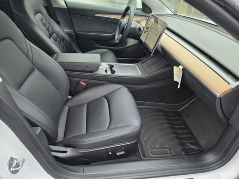 Used 2021 Tesla Model 3 Standard Range Plus image 10