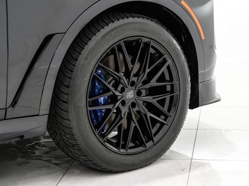 Used 2024 BMW ALPINA XB7 image 47