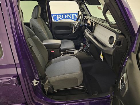 New 2026 Jeep Gladiator Sport image 32