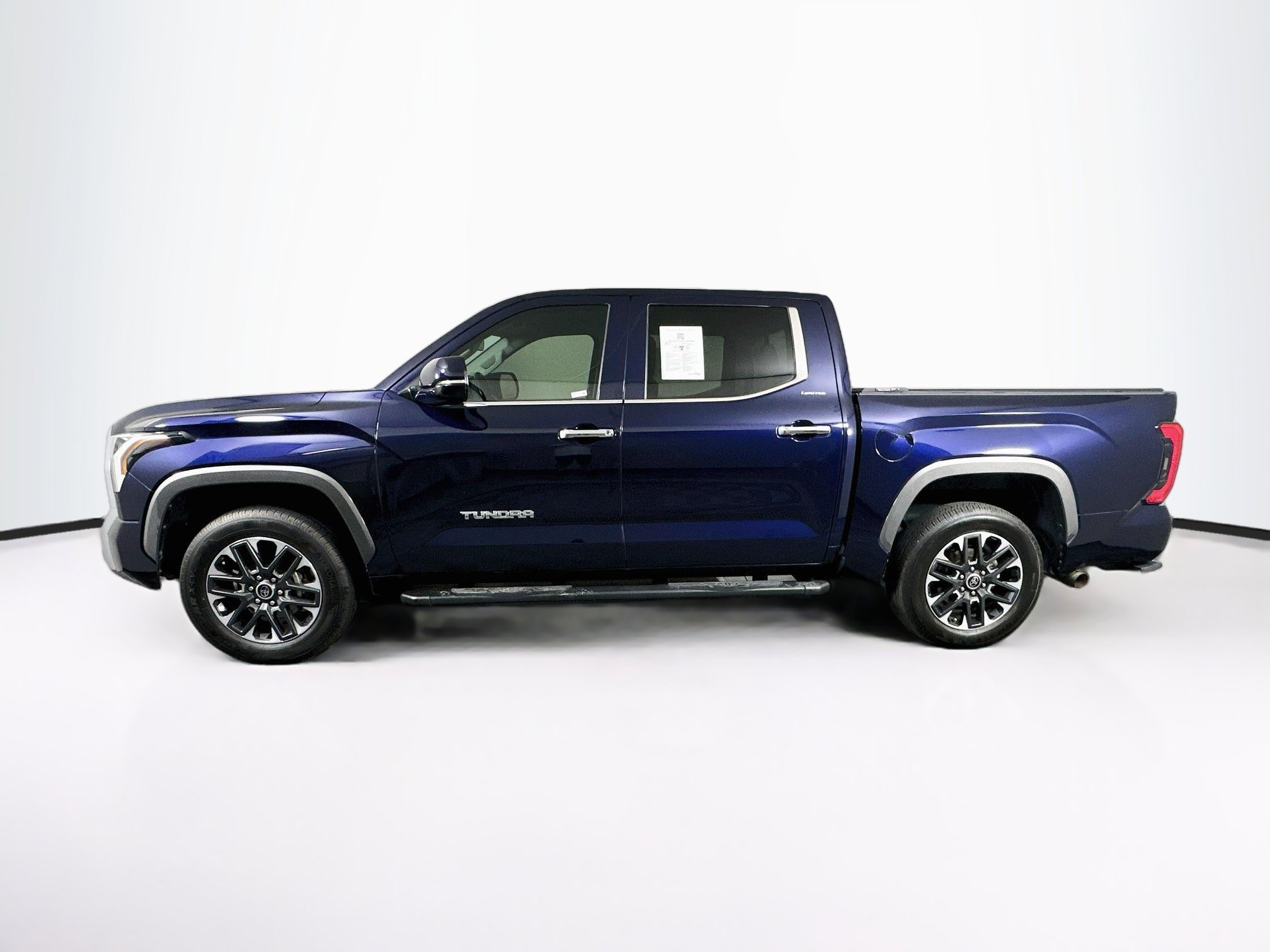 Used 2024 Toyota Tundra Limited w/ Power Package AWD/4WD image 4
