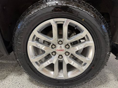 Used 2019 GMC Sierra 1500 SLT w/ SLT Premium Plus Package AWD/4WD image 9