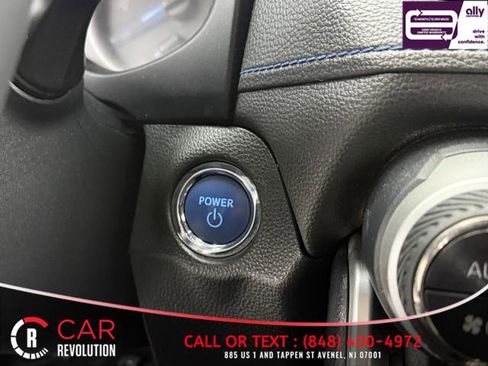 Used 2022 Toyota RAV4 SE w/ Convenience Package image 19