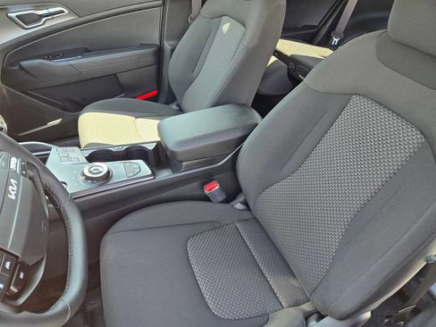 New 2026 Kia Sportage LX FWD image 17