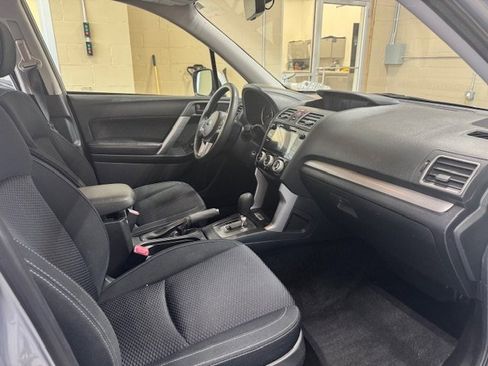 Used 2017 Subaru Forester 2.5i Premium w/ All-Weather Package image 6