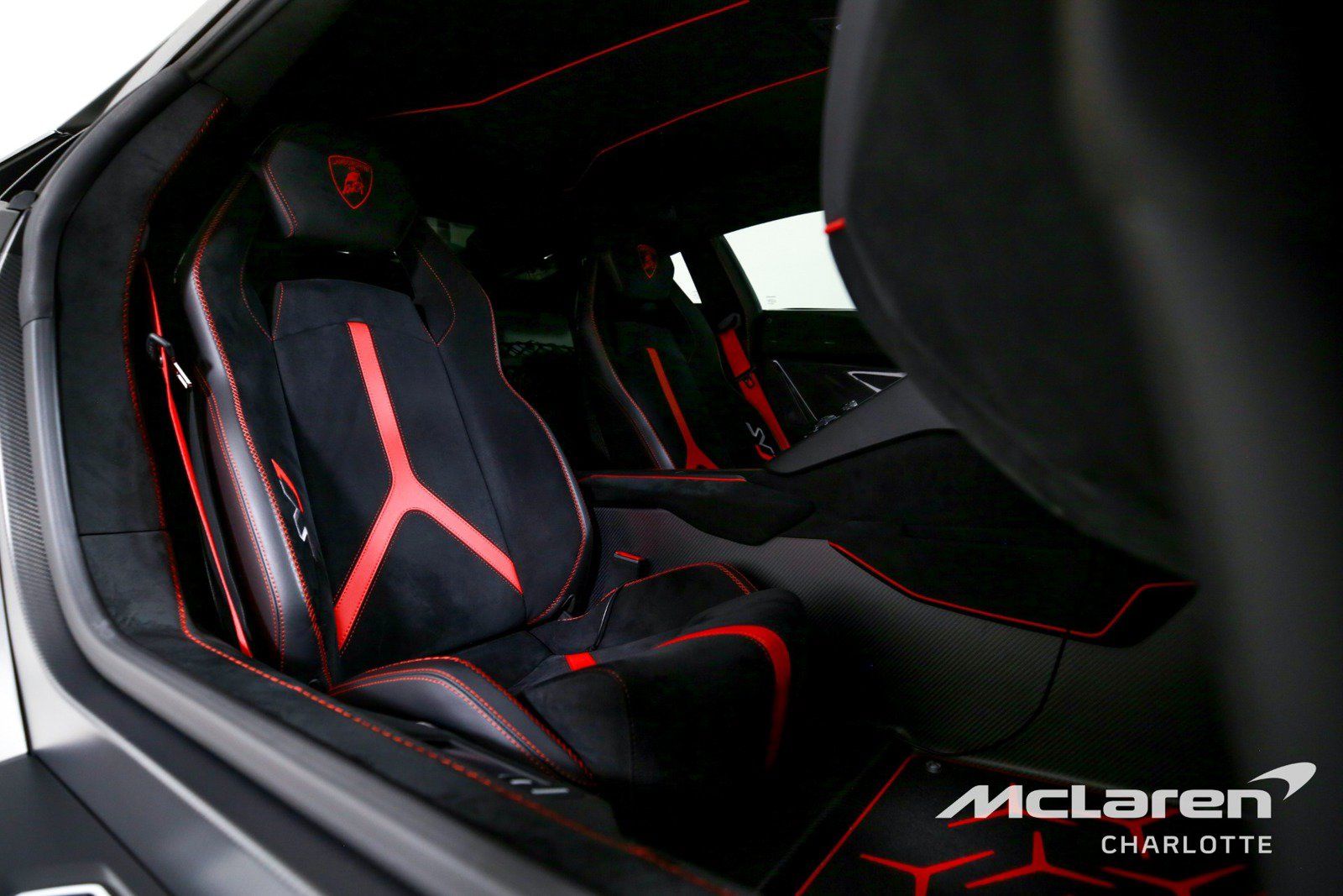 Used 2020 Lamborghini Aventador SVJ AWD/4WD image 20