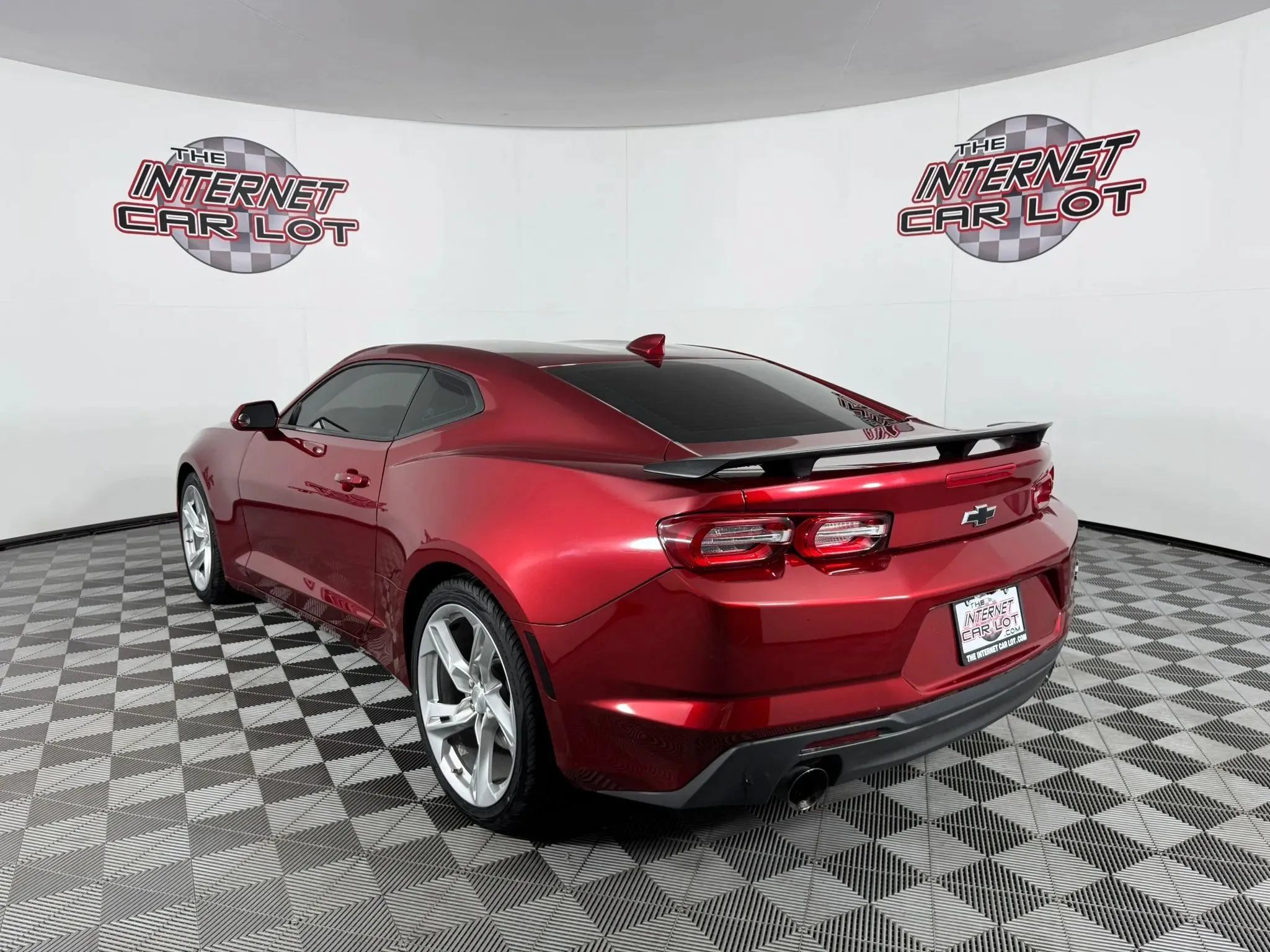 Used 2023 Chevrolet Camaro LT RWD image 5