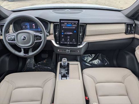 Used 2026 Volvo XC90 B6 Plus w/ Protection Package Premier AWD/4WD image 23