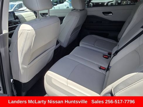 Used 2024 Nissan Pathfinder SL w/ Lighting Package (N92) FWD image 14