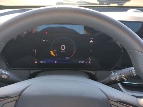 Used 2025 Chevrolet TrailBlazer LT image 11