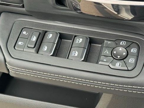 New 2026 RAM 2500 Limited AWD/4WD image 12