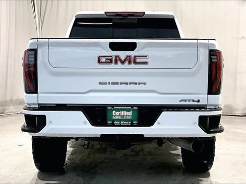 Used 2024 GMC Sierra 2500 AT4 w/ AT4 Premium Plus Package AWD/4WD image 4