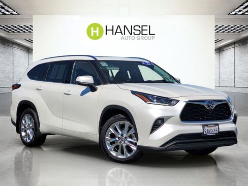 Used 2022 Toyota Highlander Limited image 1