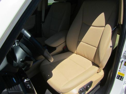 Used 2017 BMW X3 xDrive28i image 19