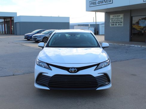 Used 2024 Toyota Camry LE image 12