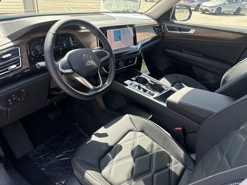 New 2026 Volkswagen Atlas SE FWD image 16