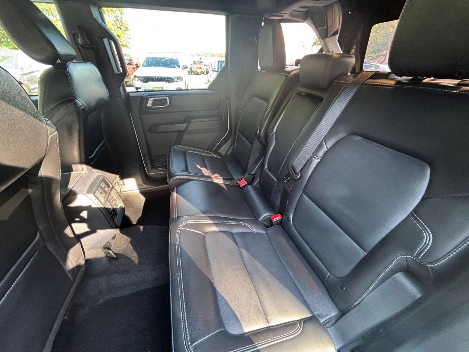 Used 2026 Ford Bronco Outer Banks AWD/4WD image 27