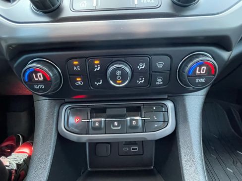 Used 2021 GMC Acadia AT4 w/ Technology Package AWD/4WD image 16