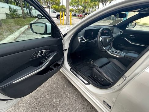 Used 2025 BMW 330i Sedan w/ Convenience Package RWD image 15