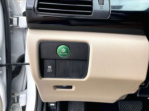 Used 2017 Honda Accord LX image 33