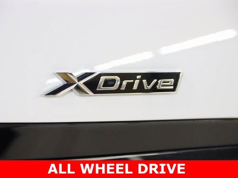 Used 2023 BMW 760i xDrive image 9