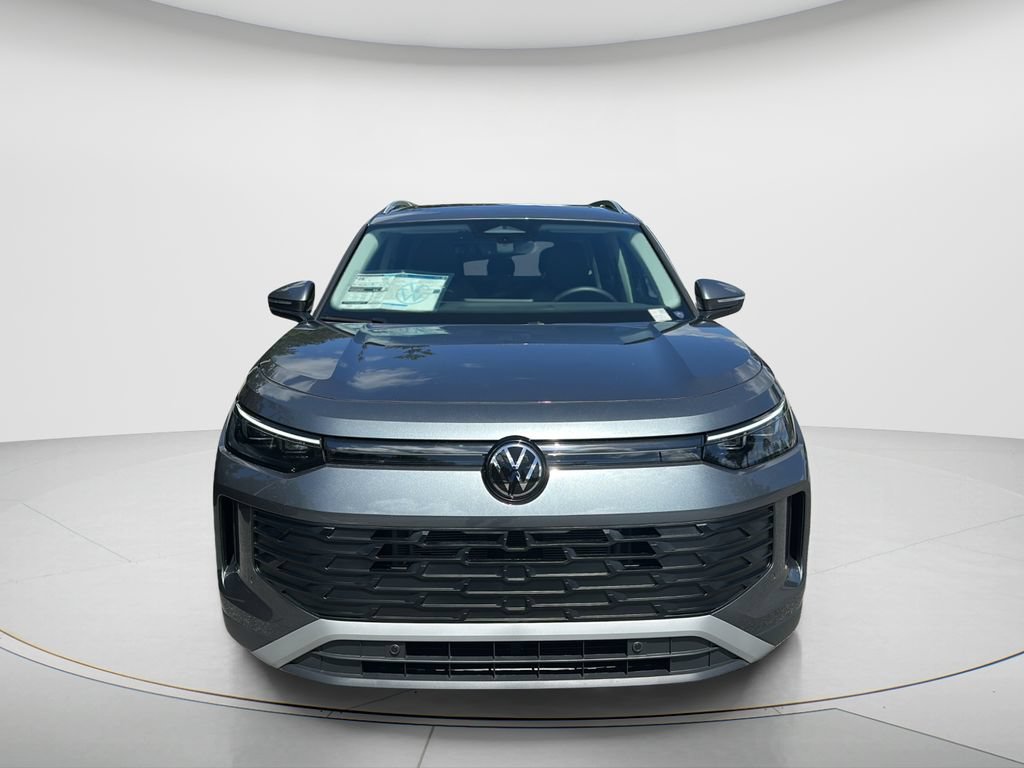 New 2026 Volkswagen Tiguan SE FWD image 2