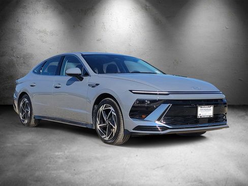 New 2026 Hyundai Sonata SEL FWD image 2