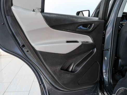 Used 2021 Chevrolet Equinox LS w/ LS Convenience Package FWD image 42