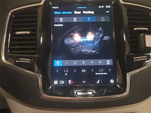 Used 2023 Volvo XC90 B6 Plus image 19