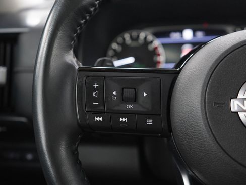 Used 2023 Nissan Pathfinder SL AWD/4WD image 27