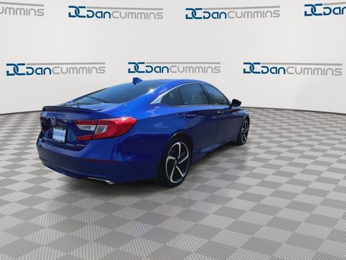 Used 2018 Honda Accord Sport image 8