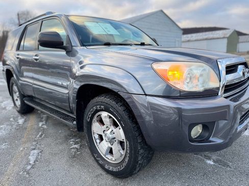Used 2006 Toyota 4Runner SR5 image 2