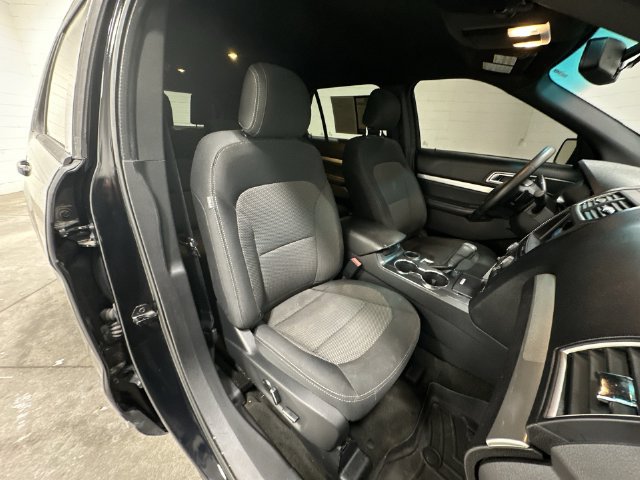 Used 2017 Ford Explorer XLT w/ Equipment Group 201A FWD image 20
