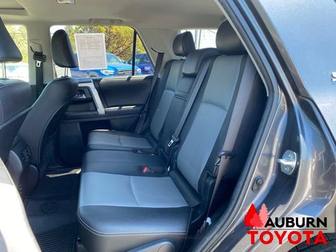 Used 2018 Toyota 4Runner SR5 Premium AWD/4WD image 30