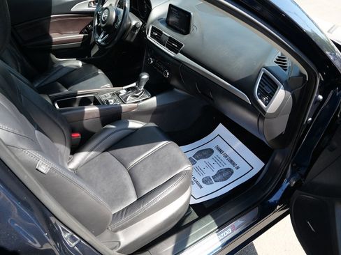 Used 2018 MAZDA MAZDA3 Touring FWD image 25