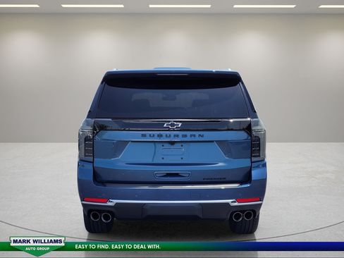 Used 2026 Chevrolet Suburban Premier AWD/4WD image 5