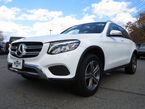 Used 2019 Mercedes-Benz GLC 300 4MATIC image 1