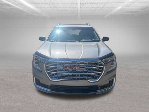 Used 2024 GMC Terrain Denali w/ Denali Premium Package AWD/4WD image 9